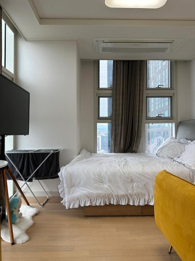 Apartment Unreal Station Seoul